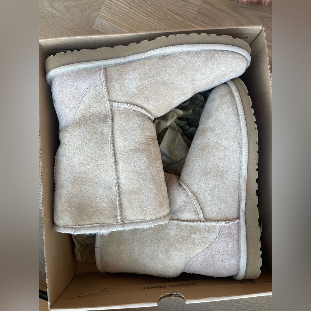 UGG Classic Short Beige Used